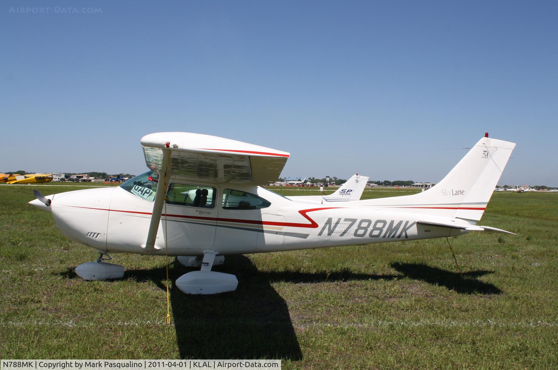 N788MK, Cessna 182R Skylane C/N 18268233, Cessna 182R