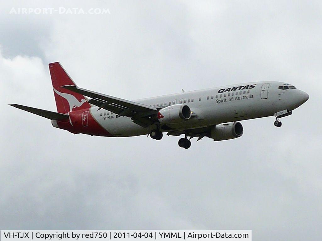 VH-TJX, 1995 Boeing 737-476 C/N 28150, Tango Juliet Xray arriving runway 16 at Melbourne (Tullamarine)