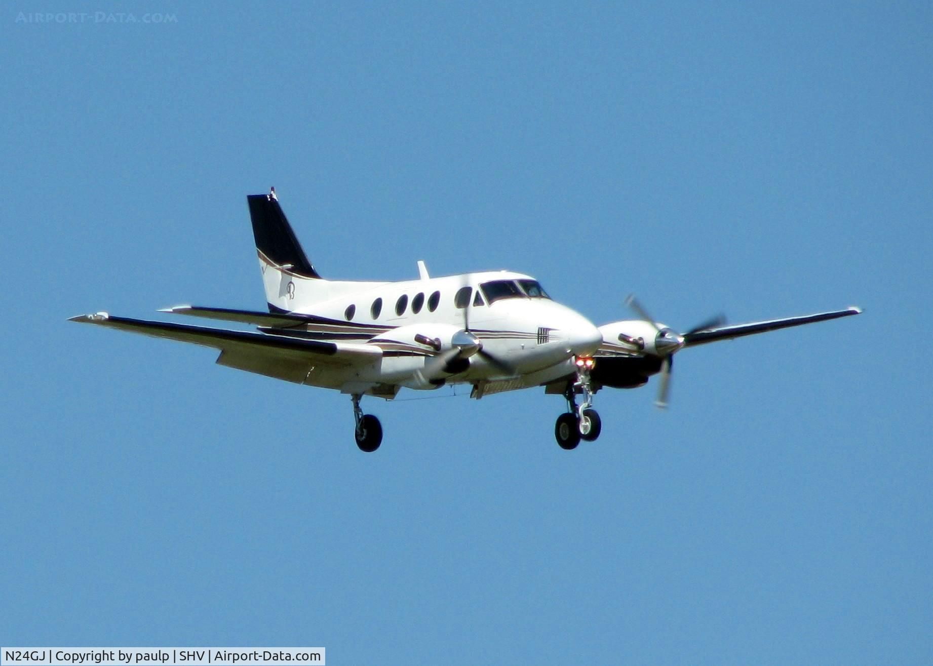 N24GJ, 1978 Beech C90 King Air C/N LJ-769, Landing on Rwy 14 at Shreveport Regional.
