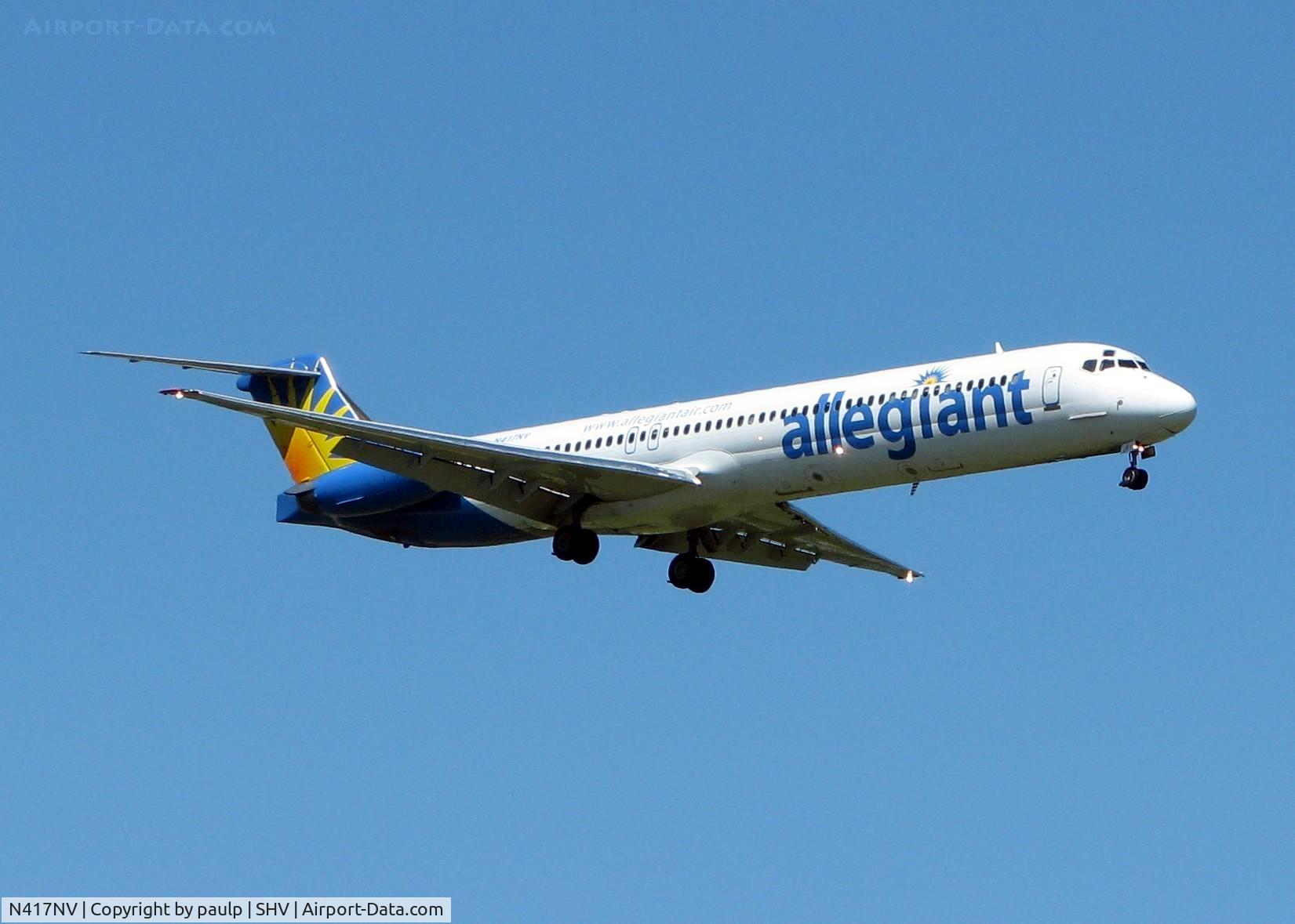 N417NV, 1992 McDonnell Douglas MD-83 (DC-9-83) C/N 53347, Landing on Rwy 14 at Shreveport Regional.