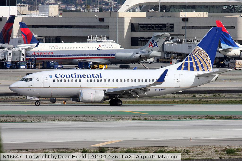 N16647, 1997 Boeing 737-524 C/N 28908, Continental Airlines N16647 (FLT COA195) on Taxiway Hotel after arrival from Houston Bush Intercontinental (KIAH) on RWY 25L. The Continental 737-500s are rare visitors to KLAX and will become even more rare.