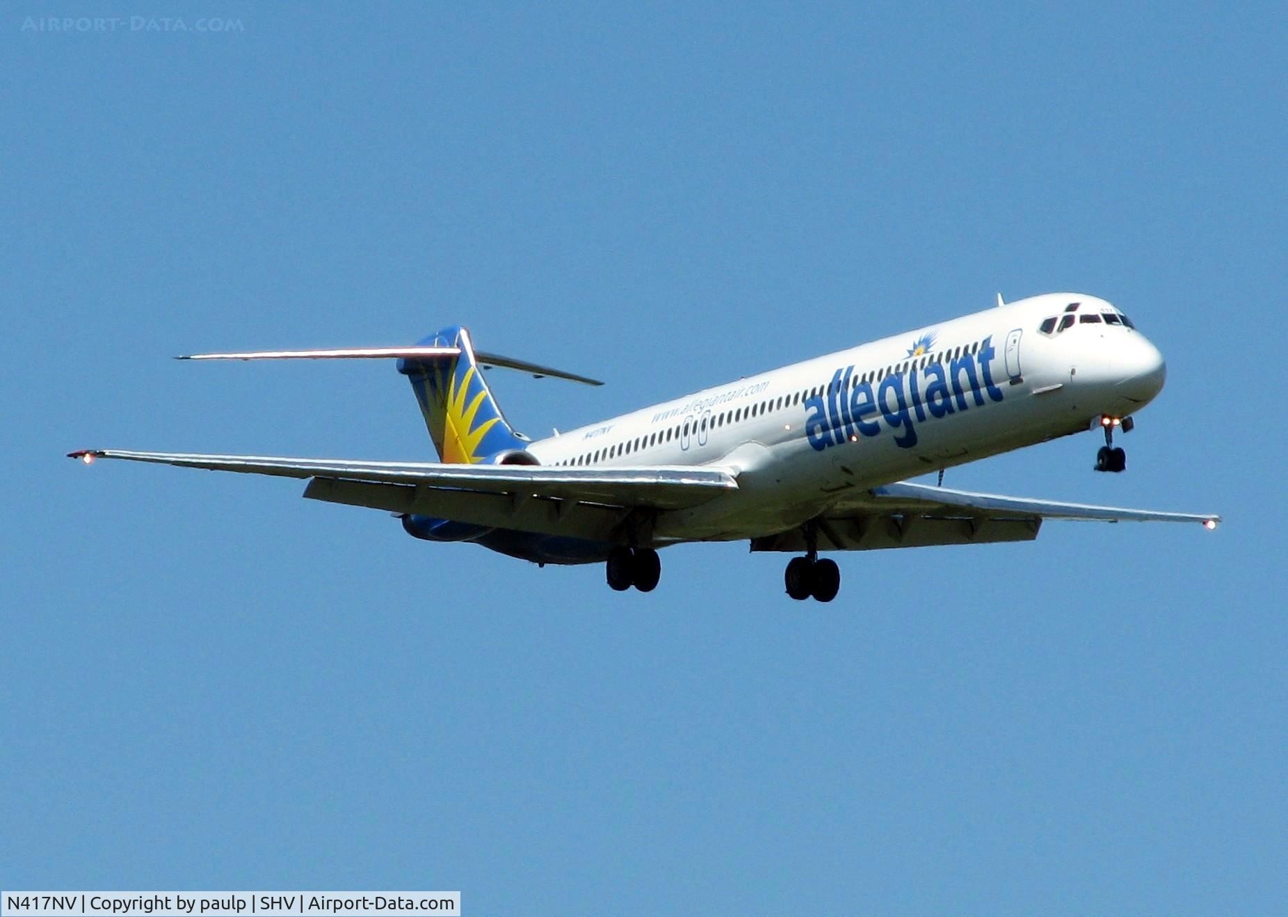 N417NV, 1992 McDonnell Douglas MD-83 (DC-9-83) C/N 53347, Landing on Rwy 14 at Shreveport Regional.