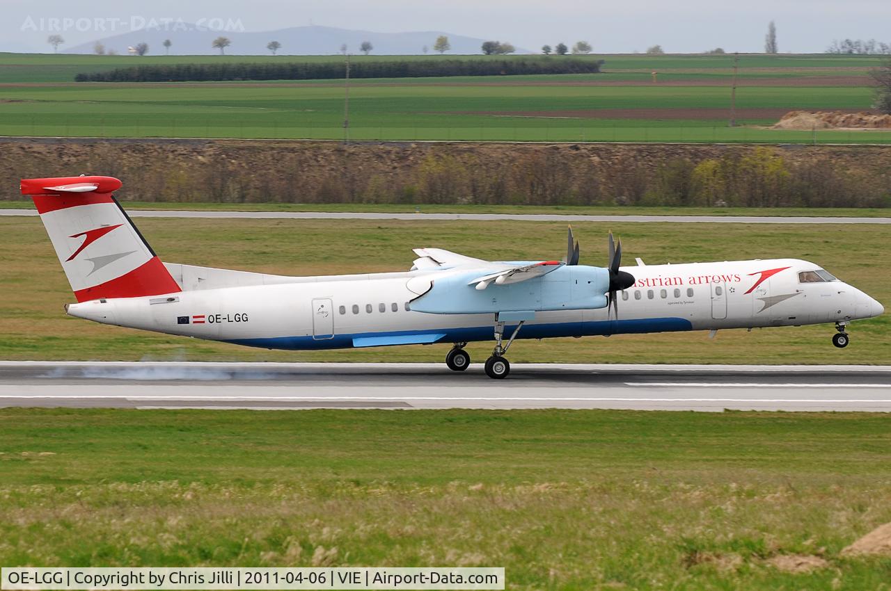 OE-LGG, 2002 De Havilland Canada DHC-8-402Q Dash 8 C/N 4074, Austrian arrows