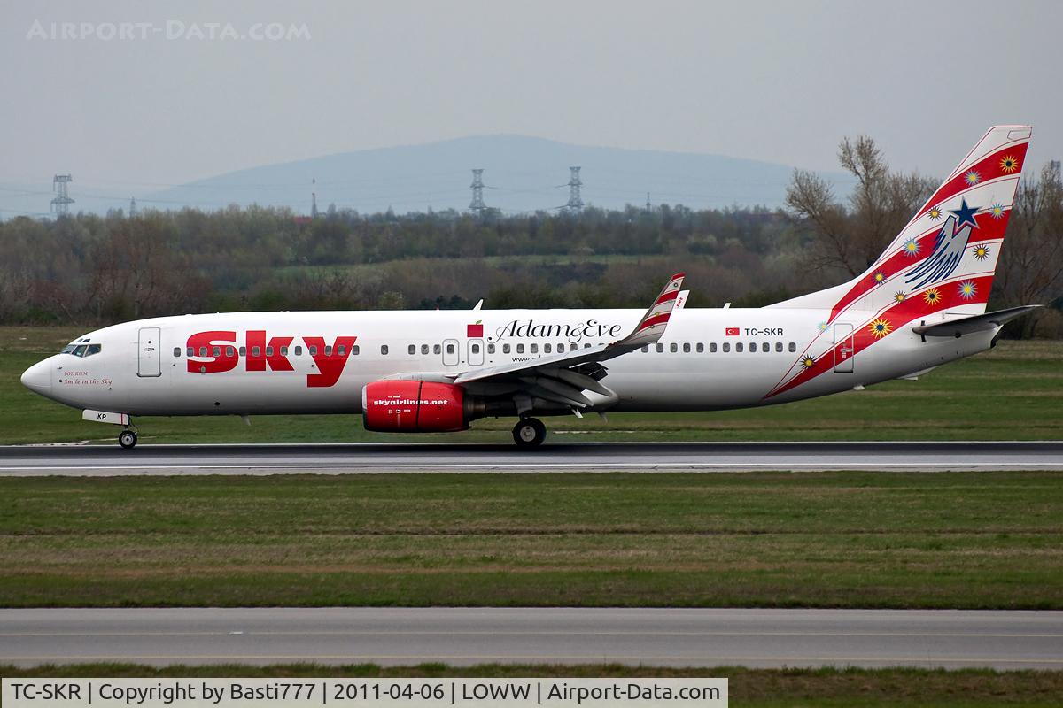 TC-SKR, 2001 Boeing 737-83N C/N 32576, TC-SKR @Vienna