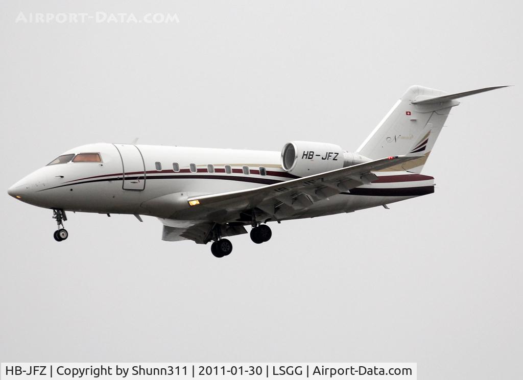 HB-JFZ, 2001 Canadair Challenger 604 (CL-600-2B16) C/N 5510, Landing rwy 05