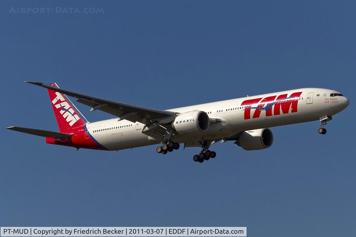 PT-MUD, 2008 Boeing 777-32W/ER C/N 37667, on final