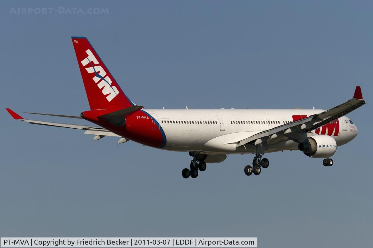 PT-MVA, 1998 Airbus A330-223 C/N 232, on final