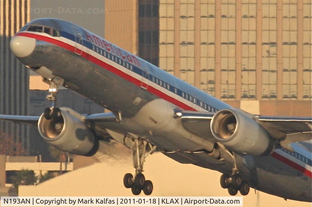 N193AN, 2001 Boeing 757-223 C/N 32387, American Airlines Boeing 757-223, AAL297 departing RWY 25R enroute to PHNL.