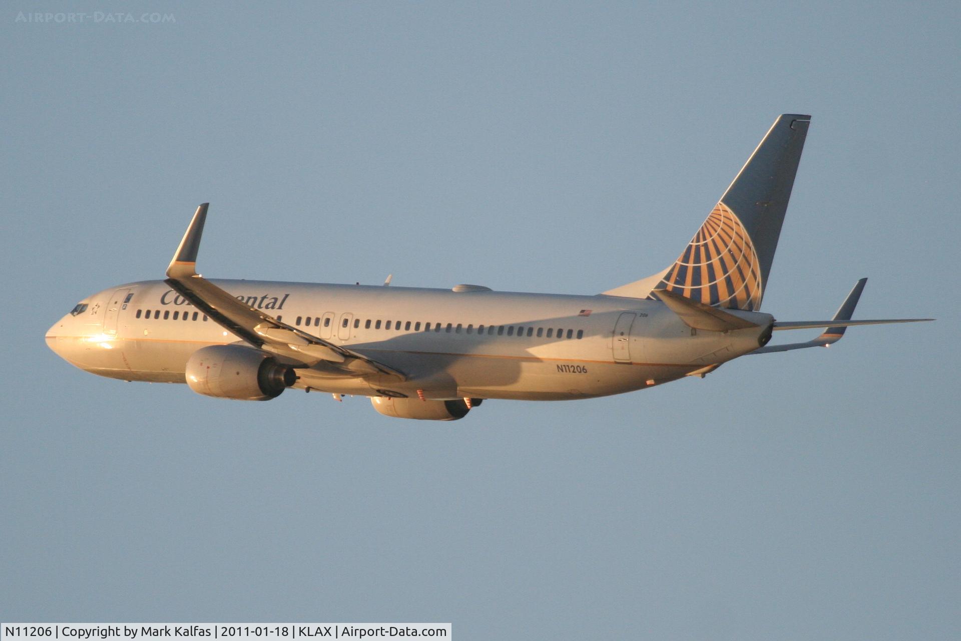 N11206, 2000 Boeing 737-824 C/N 30578, Continental Airlines Boeing 737-824, COA1503 departing RWY 25R KLAX enroute to KEWR.