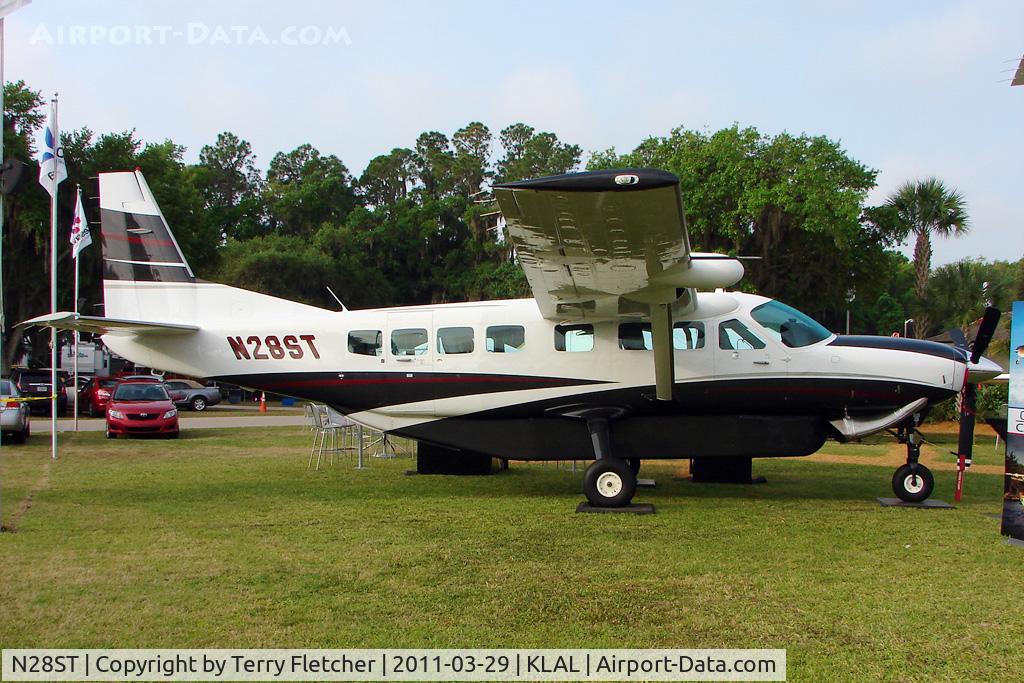 N28ST, Cessna 208B Grand Caravan C/N 208B2212, Static Display at 2011 Sun 'n ' Fun