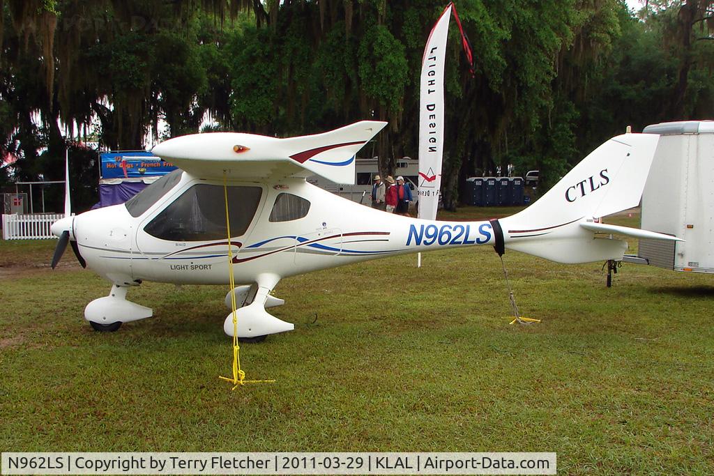 N962LS, Flight Design CTLS C/N F-10-02-06, 2011 Sun n Fun Static Display