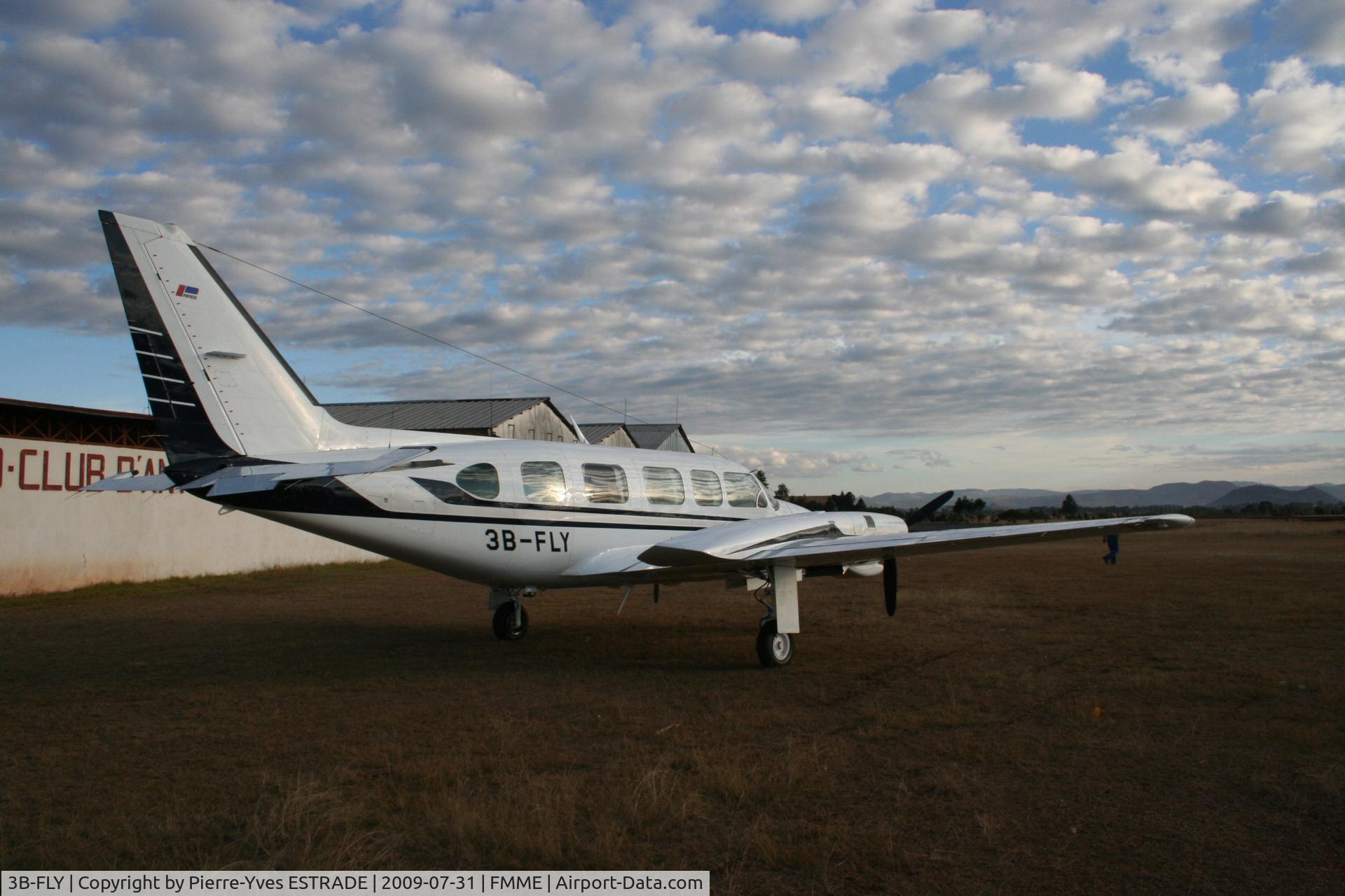 3B-FLY, 1981 Piper PA-31-350 Chieftain C/N 31-8152124, Piper Chieftain 