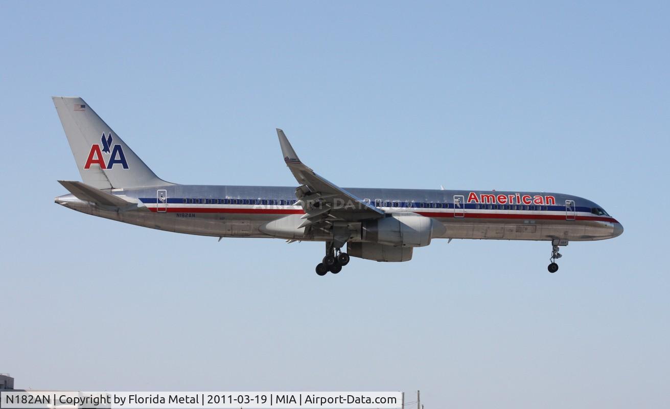 N182AN, 1999 Boeing 757-223 C/N 29592, American 757-200