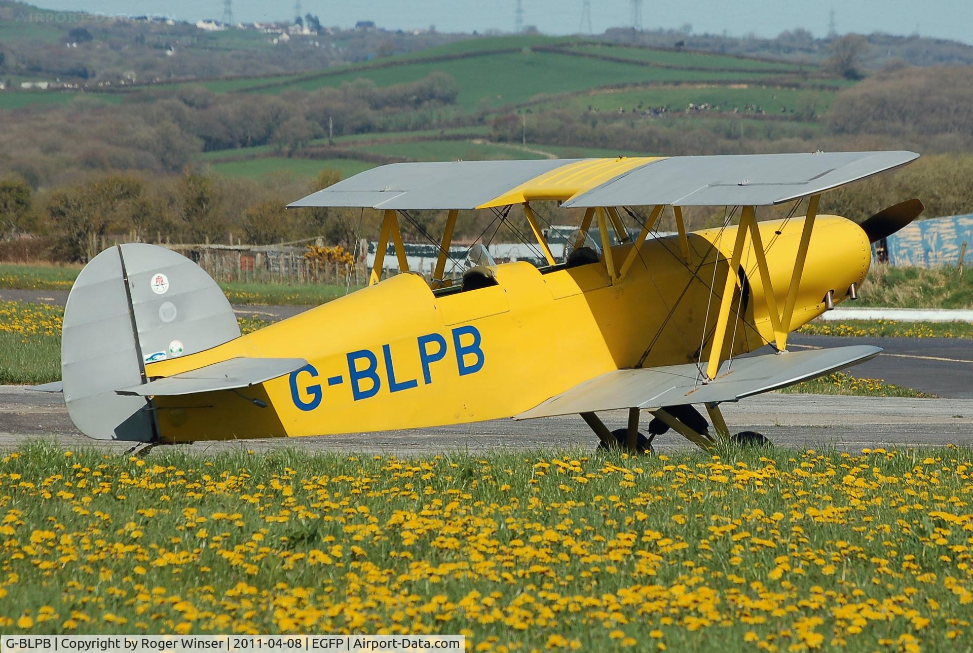 G-BLPB, 1986 Turner Hot 2 Wot (TSW2) C/N PFA 046-10606, TSW-2 basking in the Spring sunshine.