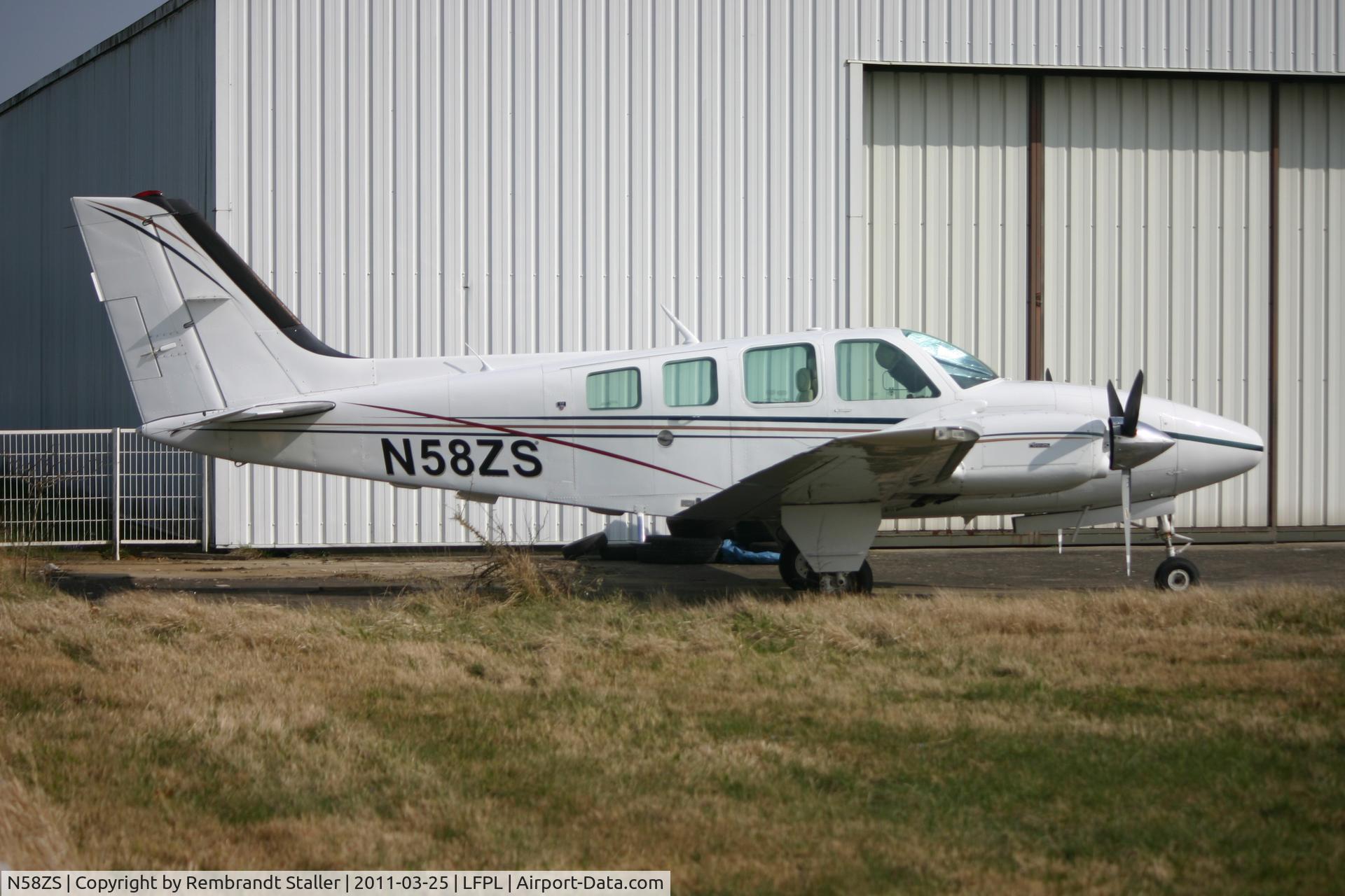 N58ZS, Beech 58 Baron C/N TH-944, Parked at Aero Club Paris Est, Lognes-Émerainville