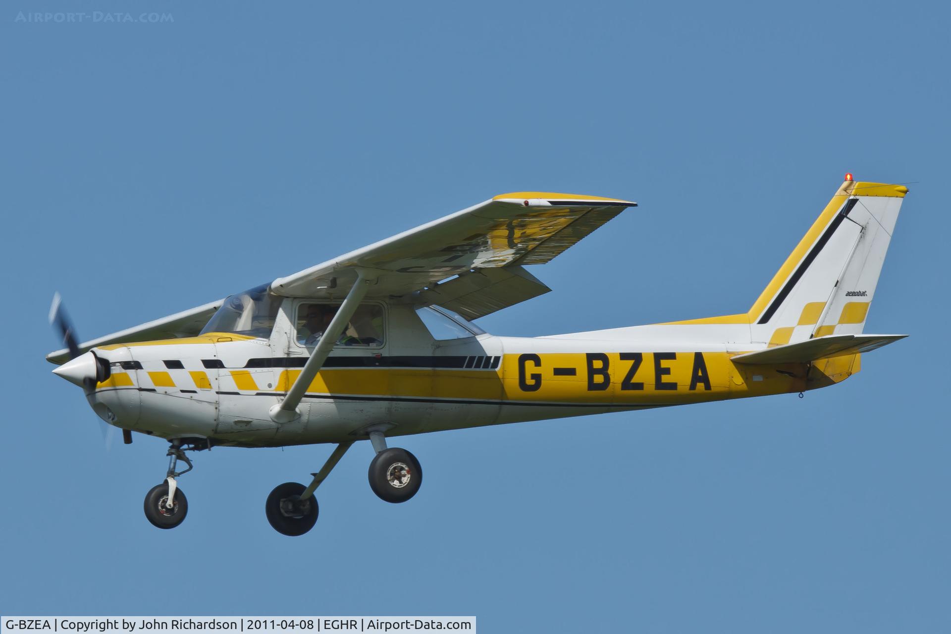 G-BZEA, 1979 Cessna A152 Aerobat C/N A152-0824, Finals runway 24