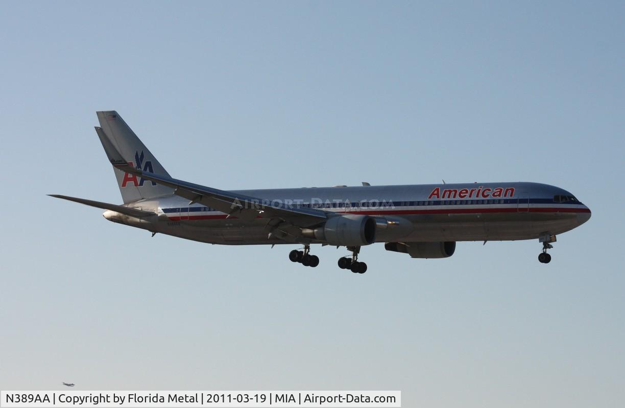 N389AA, 1994 Boeing 767-323 C/N 27449, American 767-300