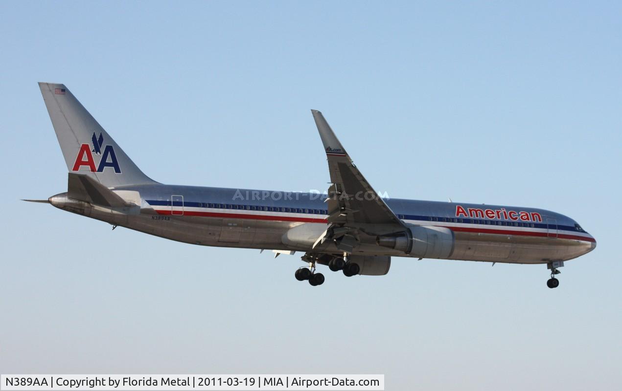 N389AA, 1994 Boeing 767-323 C/N 27449, American 767-300