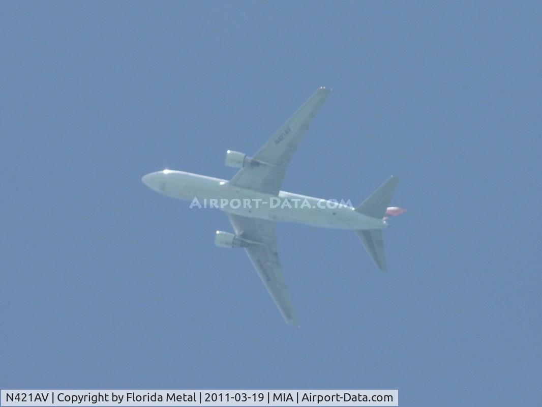N421AV, 1999 Boeing 767-200/ER C/N 25421, Avianca 767-200 departing from MIA bound for Bogota Colombia.  This shot was taken from the beach near the Key Biscayne lighthouse.