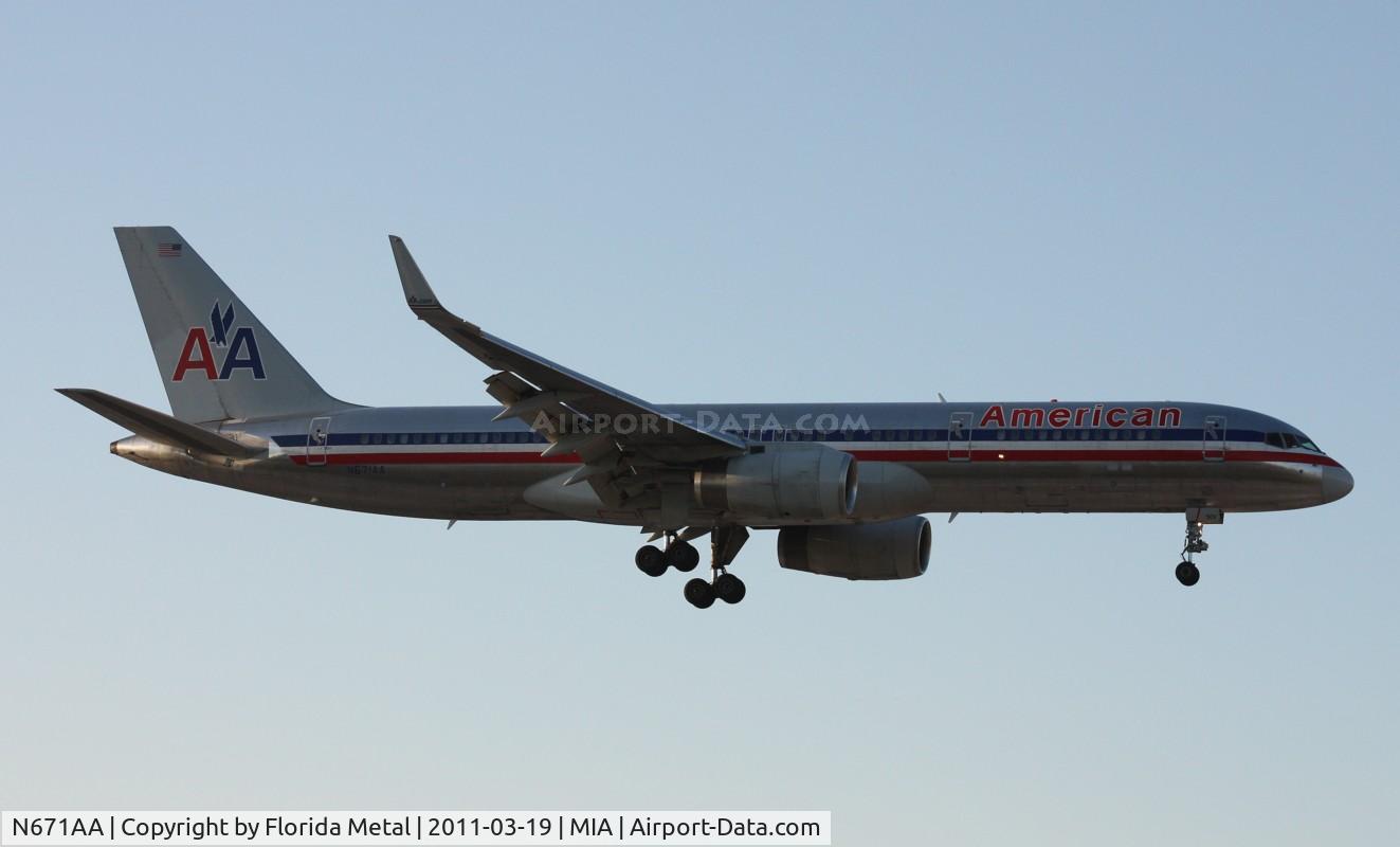 N671AA, 1992 Boeing 757-223 C/N 25336, American 757-200