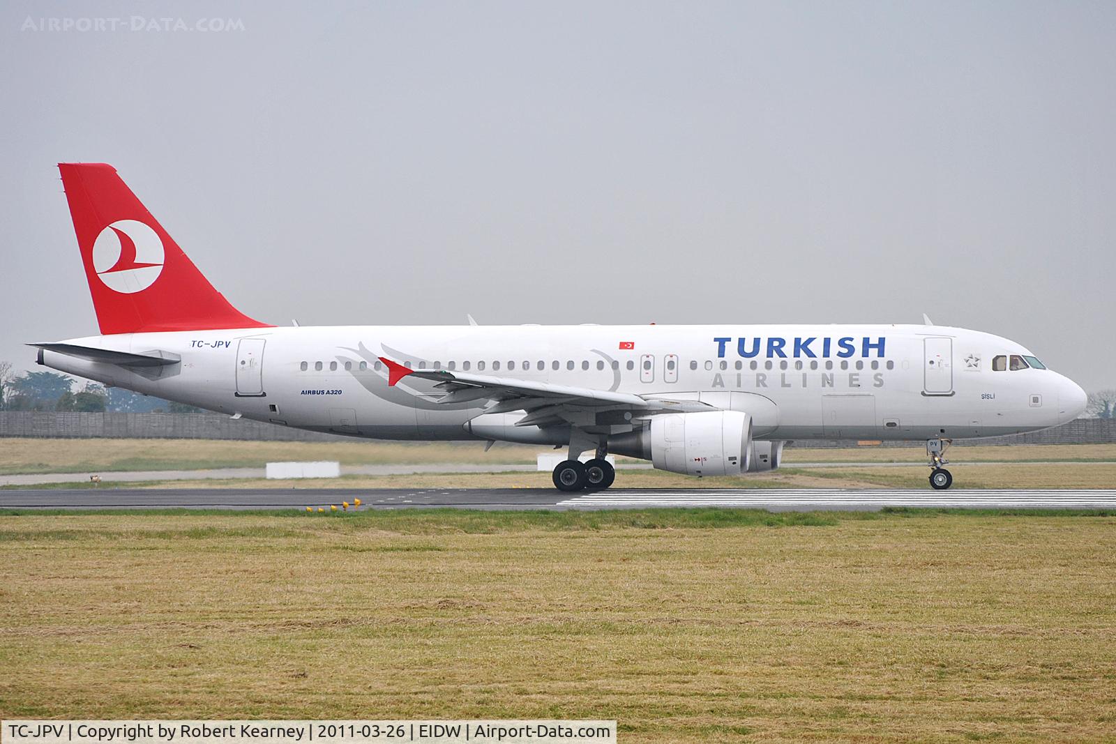 TC-JPV, 2009 Airbus A320-214 C/N 3931, Lining up r/w 10