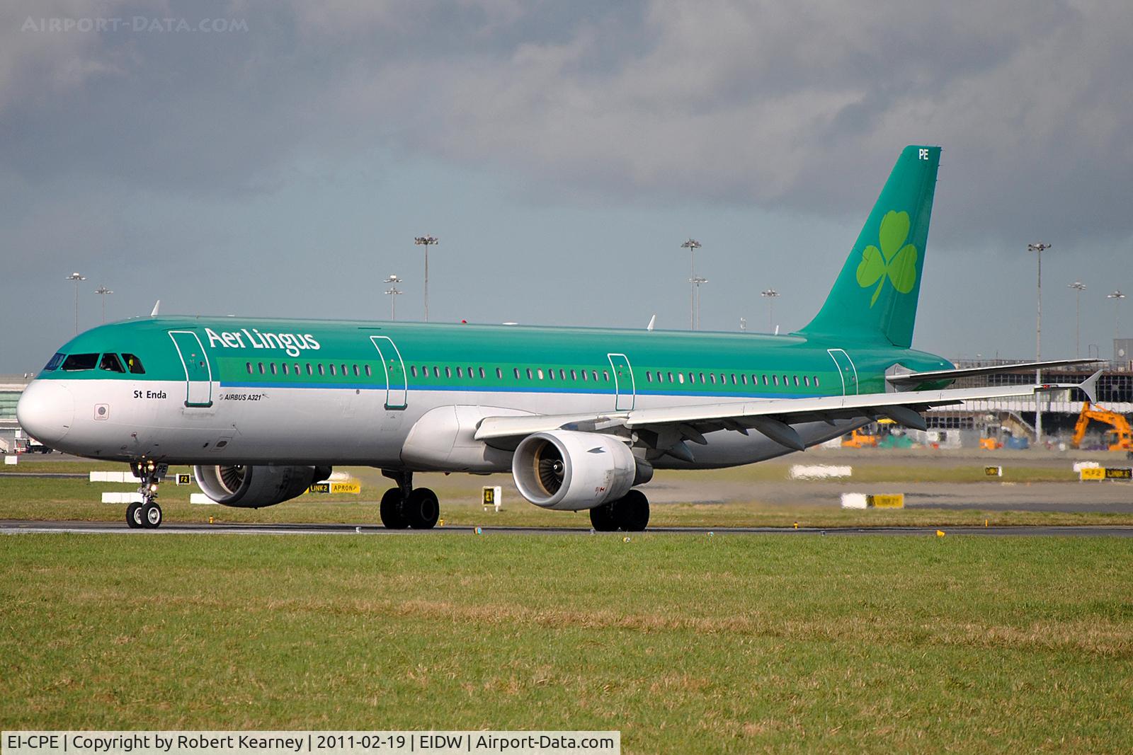 EI-CPE, 1998 Airbus A321-211 C/N 0926, Lining up r/w 28