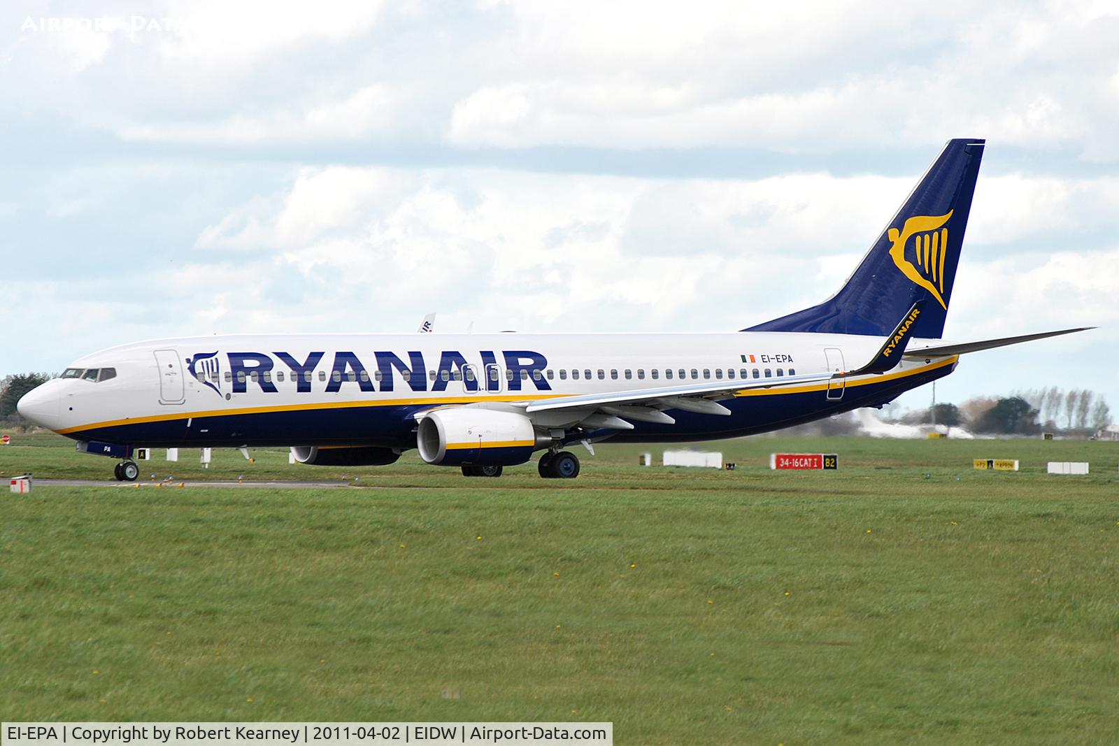 EI-EPA, 2011 Boeing 737-8AS C/N 34987, New B737 for Ryanair lining up r/w 28