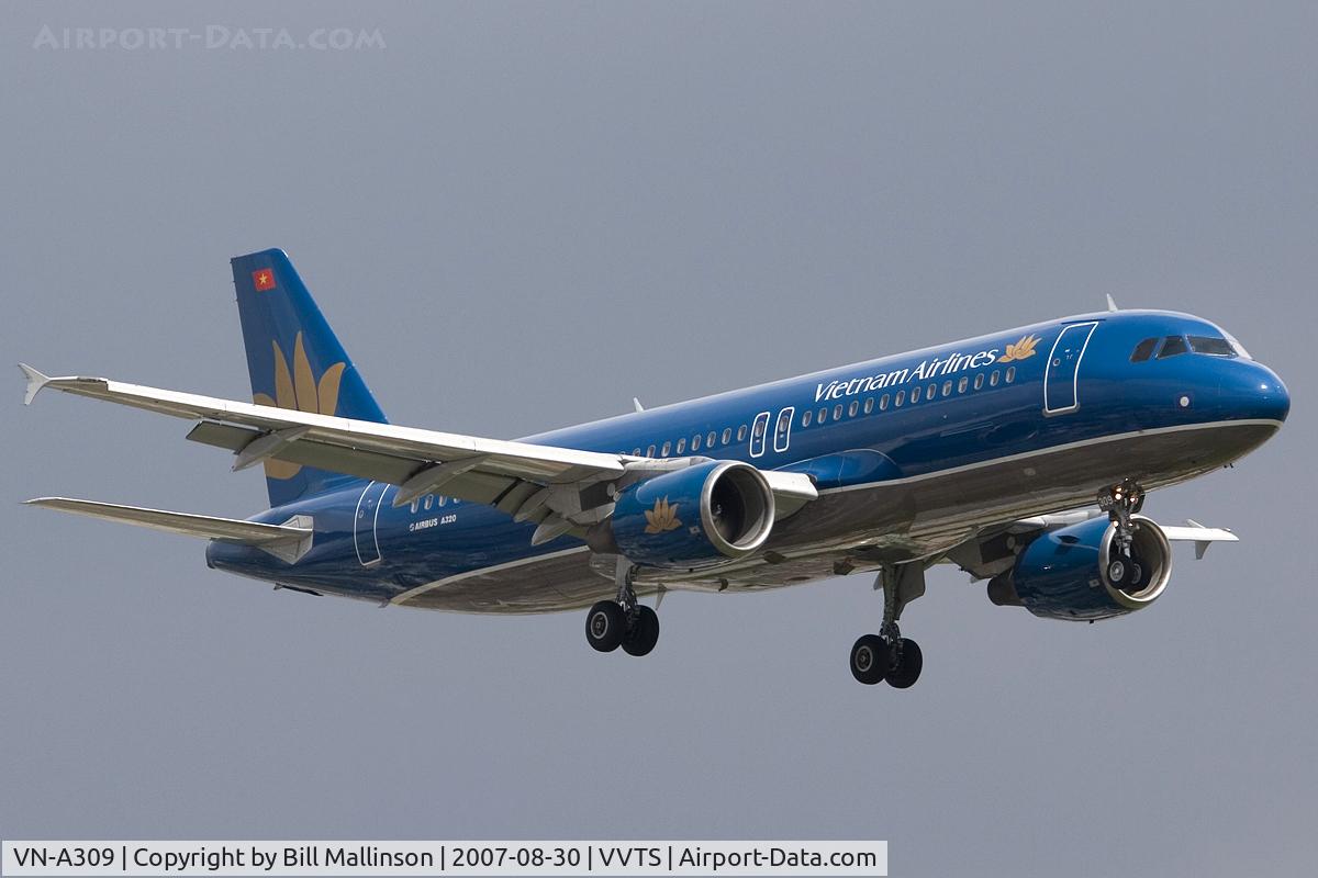 VN-A309, Airbus A320-214 C/N 0648, VNA has one of the newest fleets of Airbus or Boeings