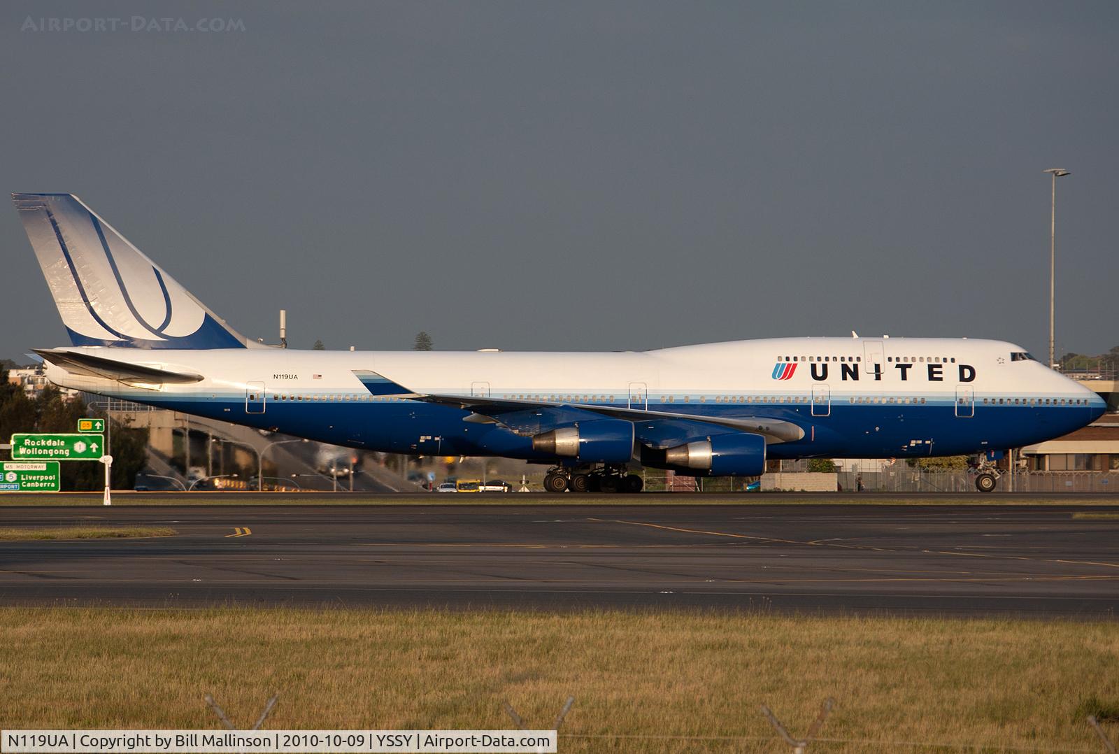 N119UA, 1999 Boeing 747-422 C/N 28812, early arrival on r/w 34R