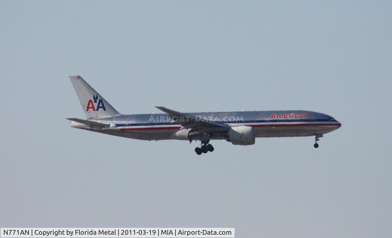 N771AN, 1999 Boeing 777-223 C/N 29579, American 777
