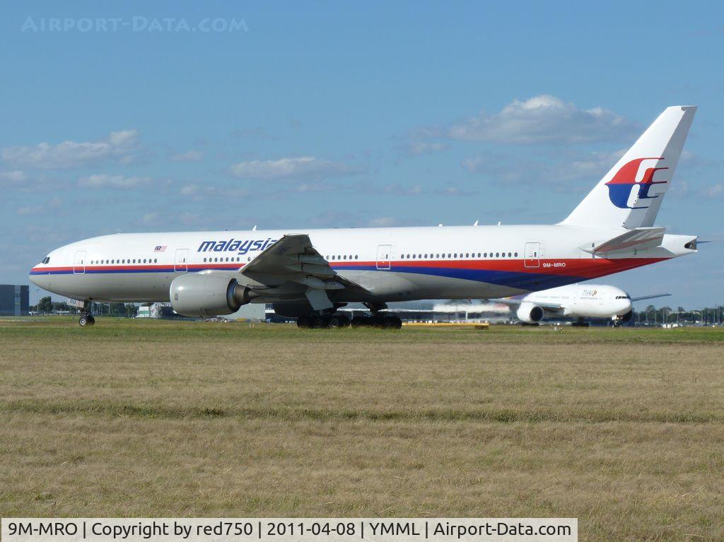 9M-MRO, 2002 Boeing 777-2H6/ER C/N 28420, Malaysia Air Lines Boeing 777 9M-MRO lined up on runway 34 at Melbourne (Tullamarine)