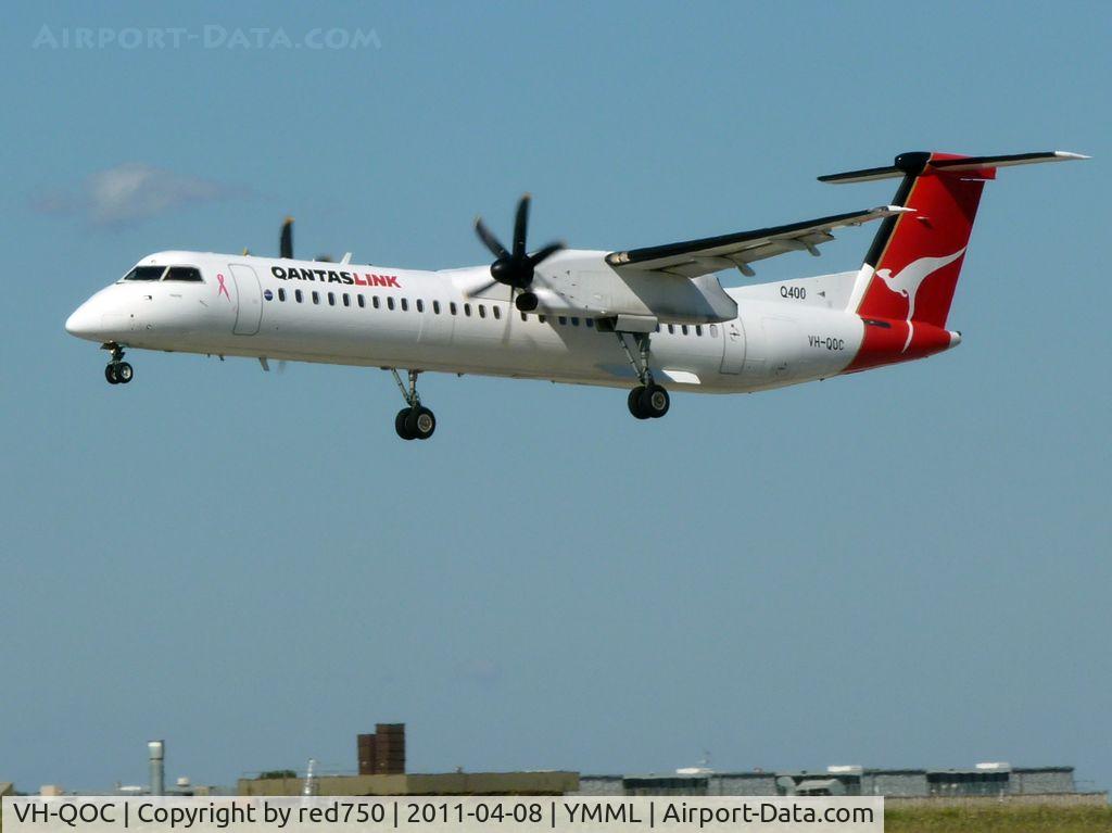 VH-QOC, 2005 De Havilland Canada DHC-8-402Q Dash 8 C/N 4117, QANTASLink Dash 8 Quebec Oscar Charlie approaching runway 34 at Melbourne (Tullamarine)