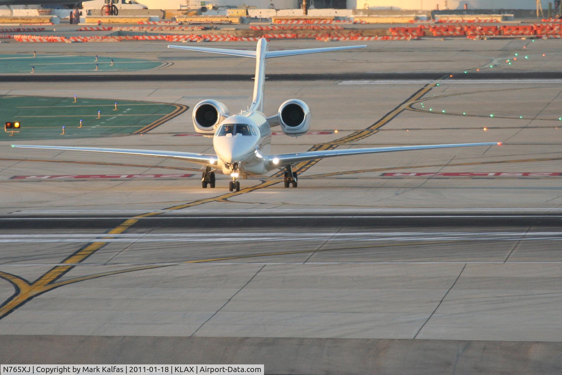 N765XJ, 2006 Cessna 750 Citation X Citation X C/N 750-0265, XOJET Cessna 750 Citation X, XOJET 765 on TWY T KLAX, arriving from KSJC.