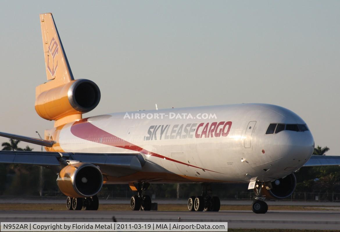 N952AR, 1992 McDonnell Douglas MD-11F C/N 48497, Skylease MD-11F