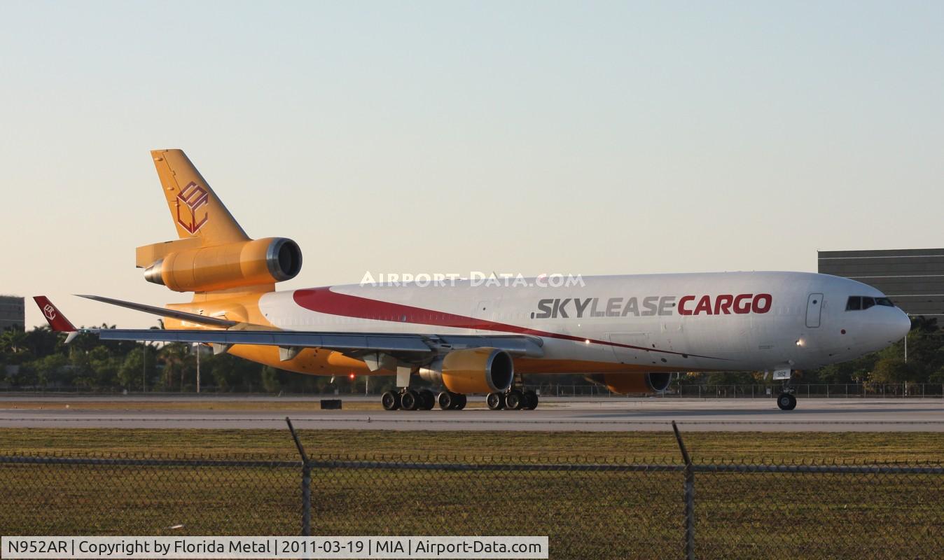 N952AR, 1992 McDonnell Douglas MD-11F C/N 48497, Skylease MD-11F