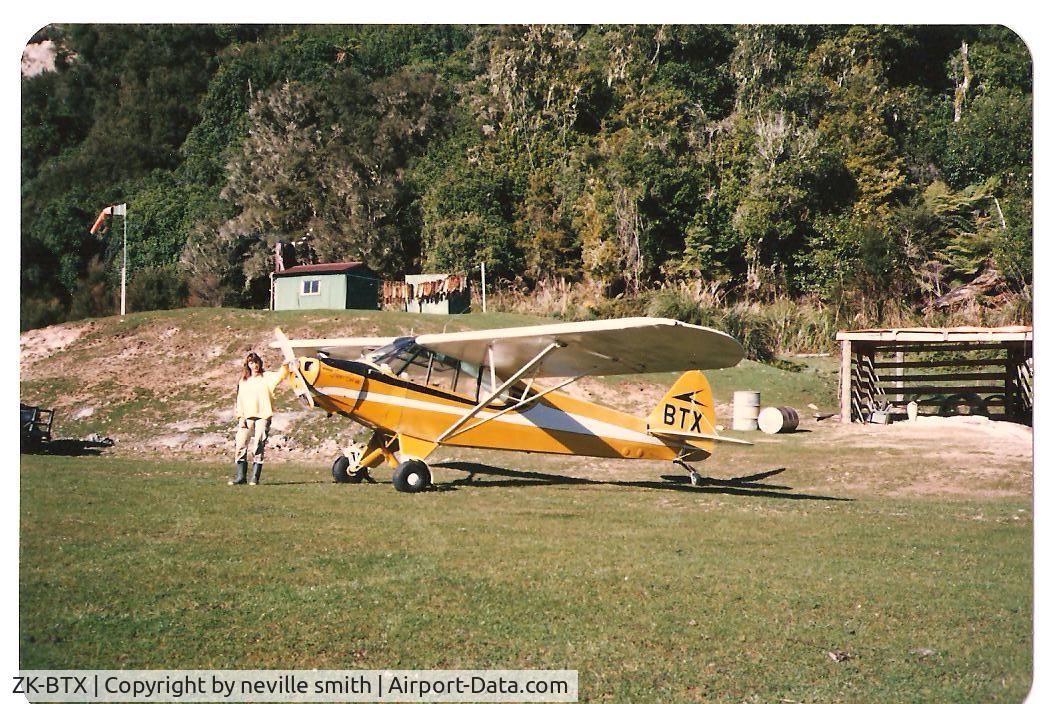ZK-BTX, Piper PA-18-150 Super Cub Super Cub C/N 18-7309, ZK BTX 
Waiau airstrip venison recovery 1986