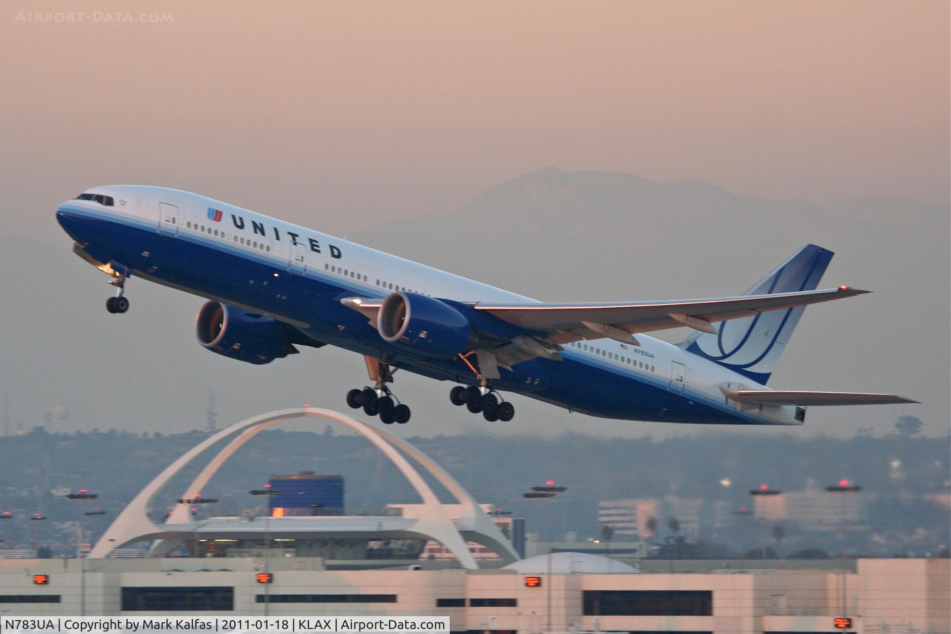 N783UA, 1997 Boeing 777-222/ER C/N 26950, United Airlines Boeing 777-222, UAL934 departing RWY 25R KLAX, enroute to EGLL.