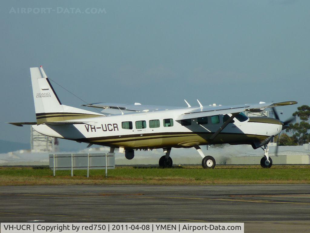 VH-UCR, 2005 Cessna 208B Grand Caravan C/N 208B1105, Grand Caravan Uniform Charlie Romeo taxiing for take-off at Essendon