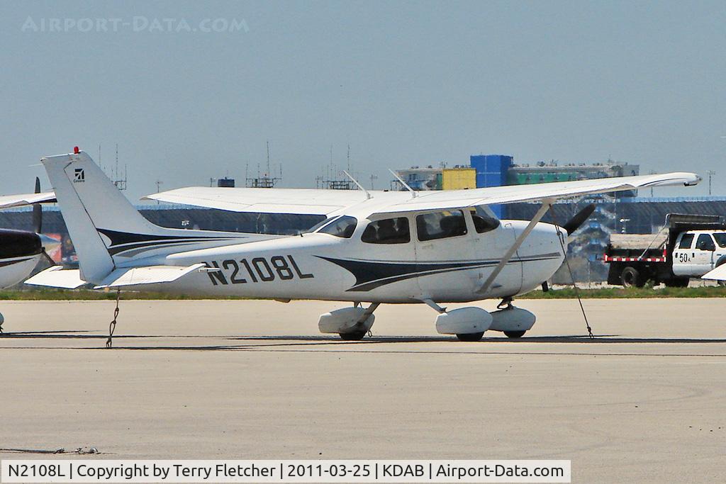 N2108L, 2004 Cessna 172S C/N 172S9605, 2004 Cessna 172S, c/n: 172S9605