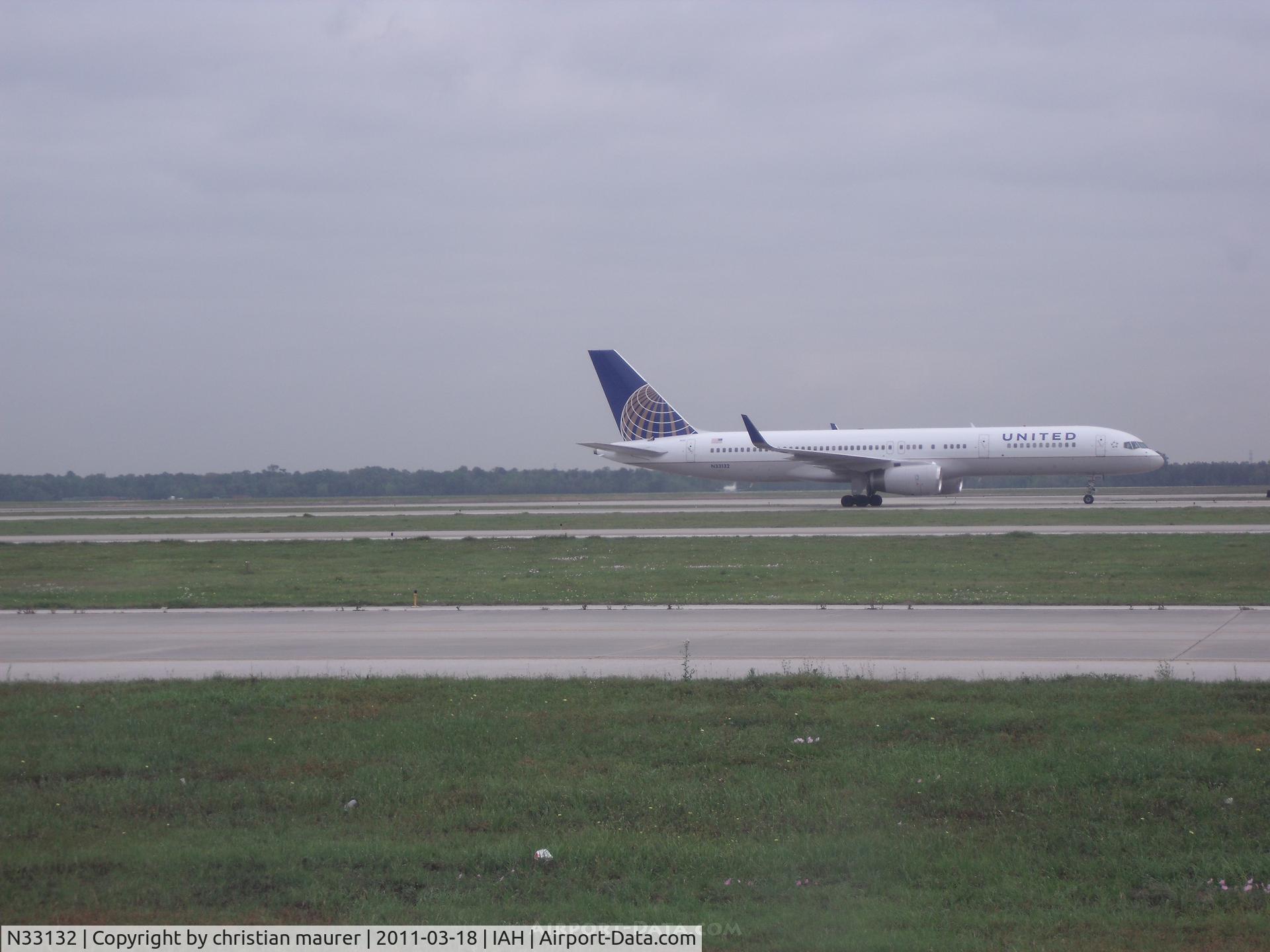 N33132, 1998 Boeing 757-224 C/N 29281, boeing 757