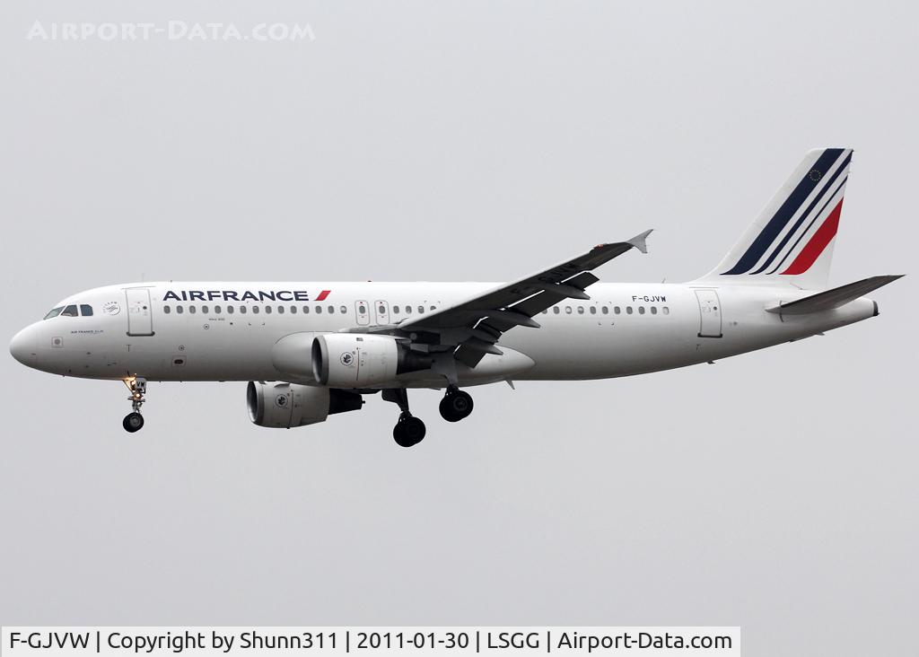 F-GJVW, 1994 Airbus A320-211 C/N 0491, Landing rwy 05