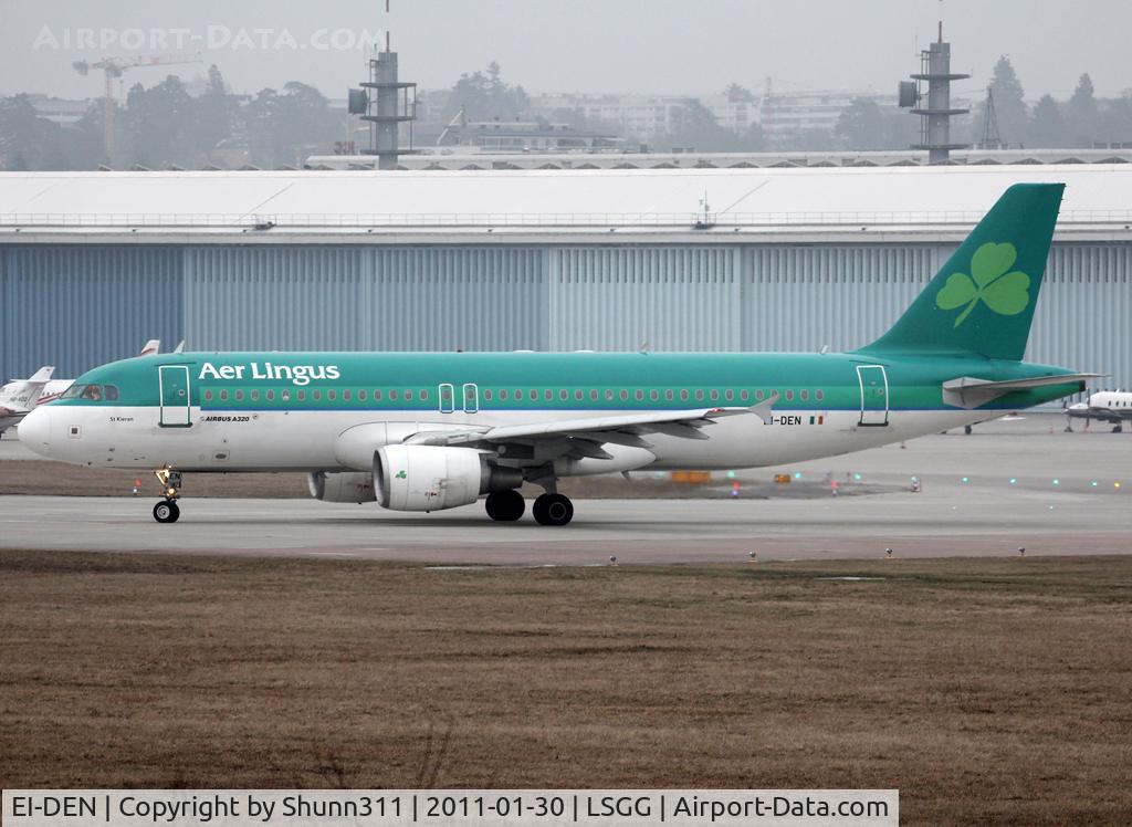 EI-DEN, 2005 Airbus A320-214 C/N 2432, Lining up rwy 05