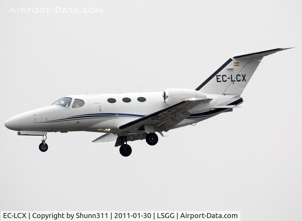 EC-LCX, 2009 Cessna 510 Citation Mustang Citation Mustang C/N 510-0235, Landing rwy 05