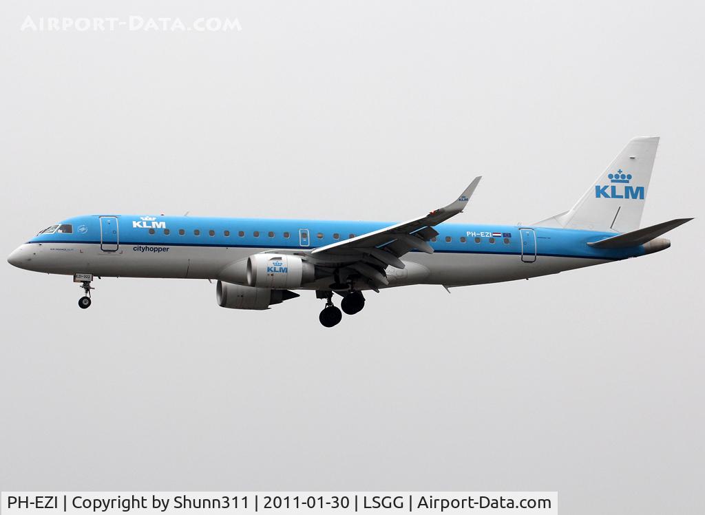PH-EZI, 2009 Embraer 190LR (ERJ-190-100LR) C/N 19000322, Landing rwy 05