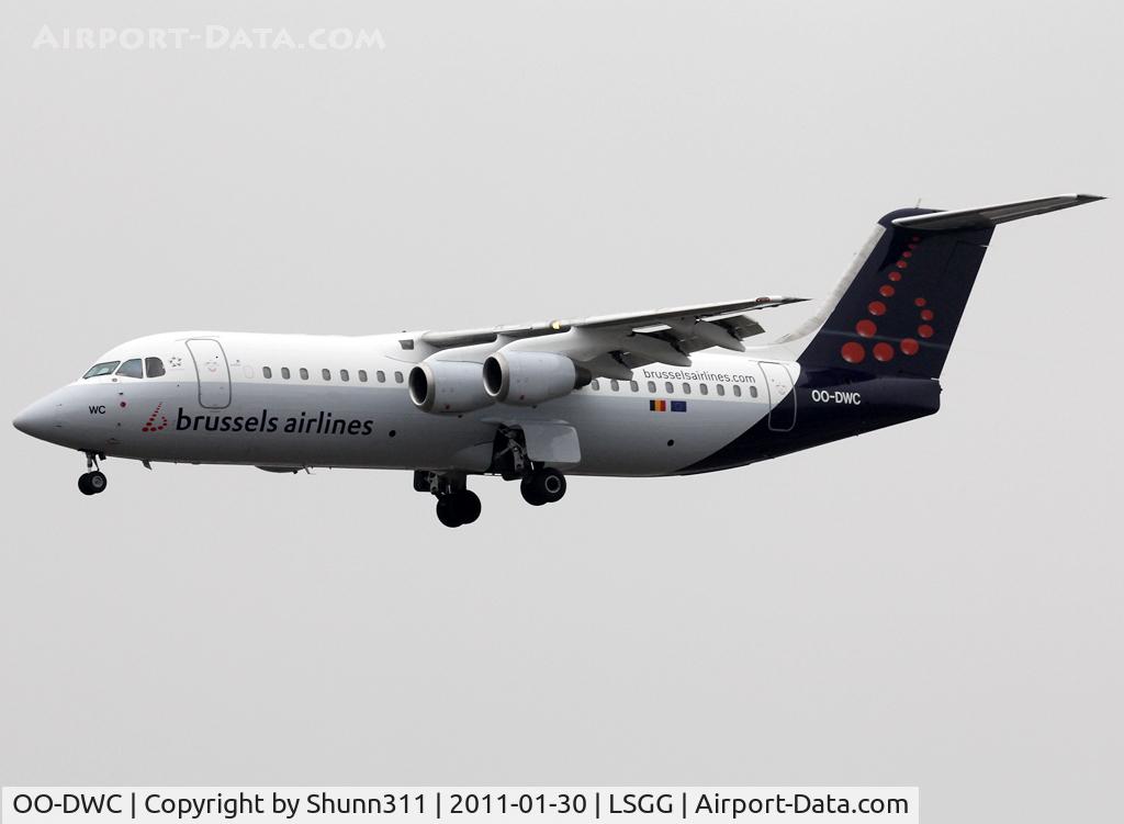 OO-DWC, 1998 British Aerospace Avro 146-RJ100 C/N E3322, Landing rwy 05