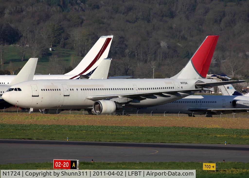 N1724, 1994 Airbus A300B4-622R(F) C/N 724, Stored without titles...