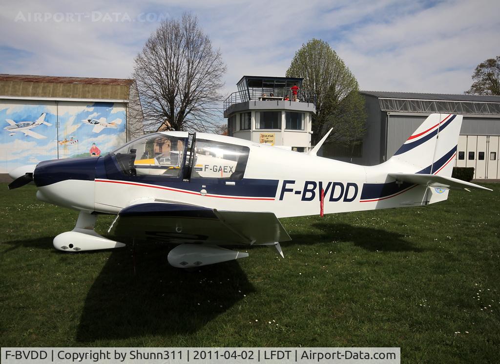 F-BVDD, Robin DR-400-108  Dauphin 2+2 C/N 930, Parked in front of the Airclub...