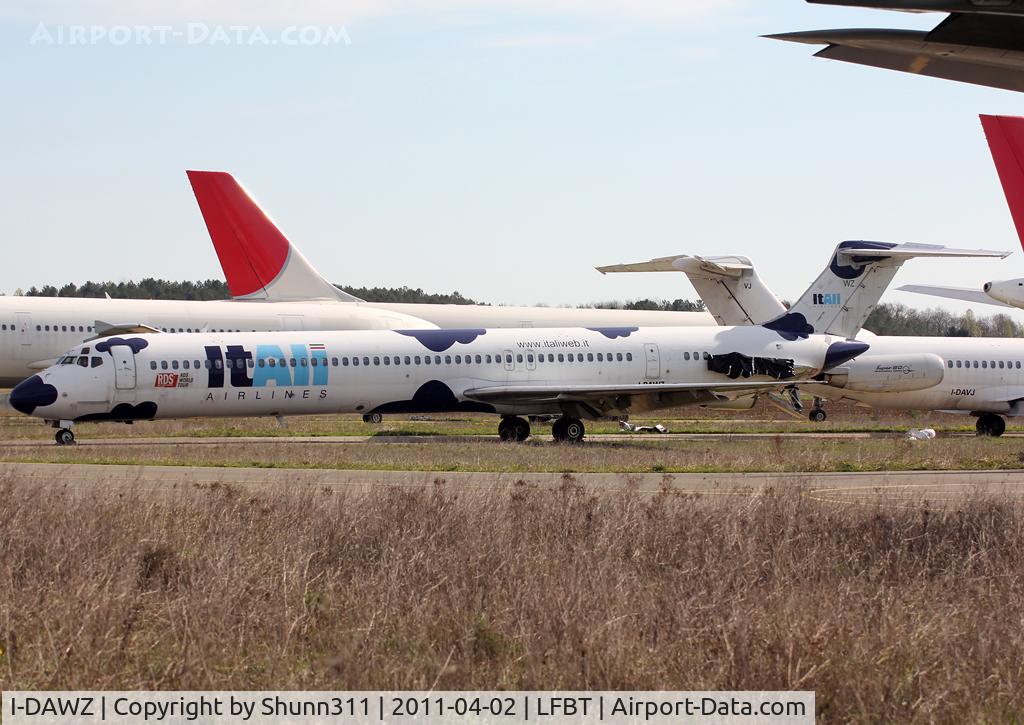 I-DAWZ, 1985 McDonnell Douglas MD-82 (DC-9-82) C/N 49214, Stored with minus engines...