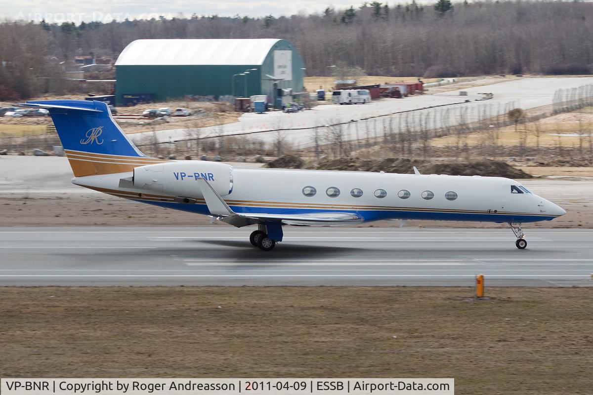 VP-BNR, 2004 Gulfstream Aerospace GV-SP (G550) C/N 5033, Departing to Marseille
