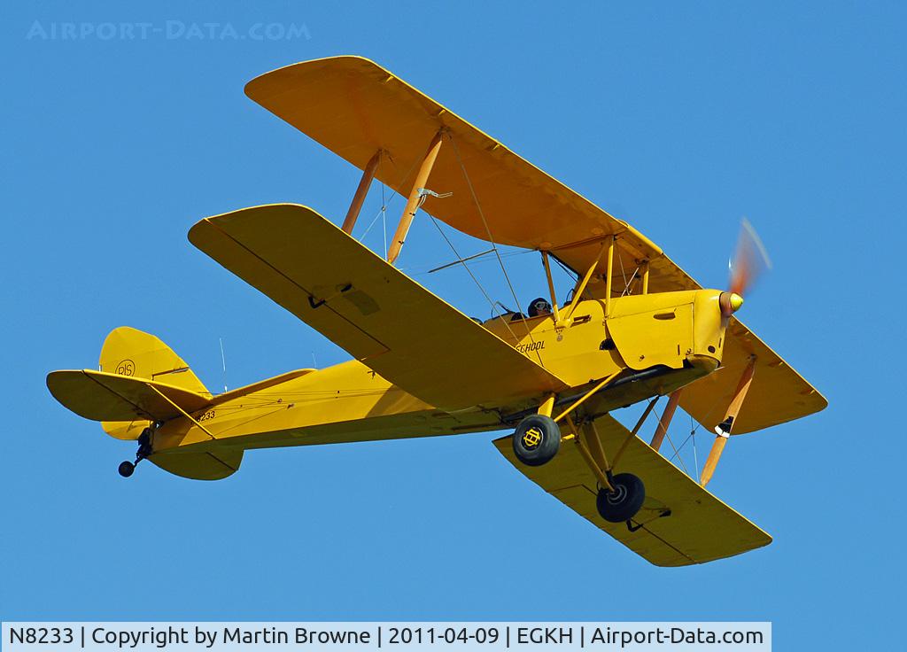 N8233, 1944 De Havilland DH-82A Tiger Moth II C/N 85959, OVER HEADCORN